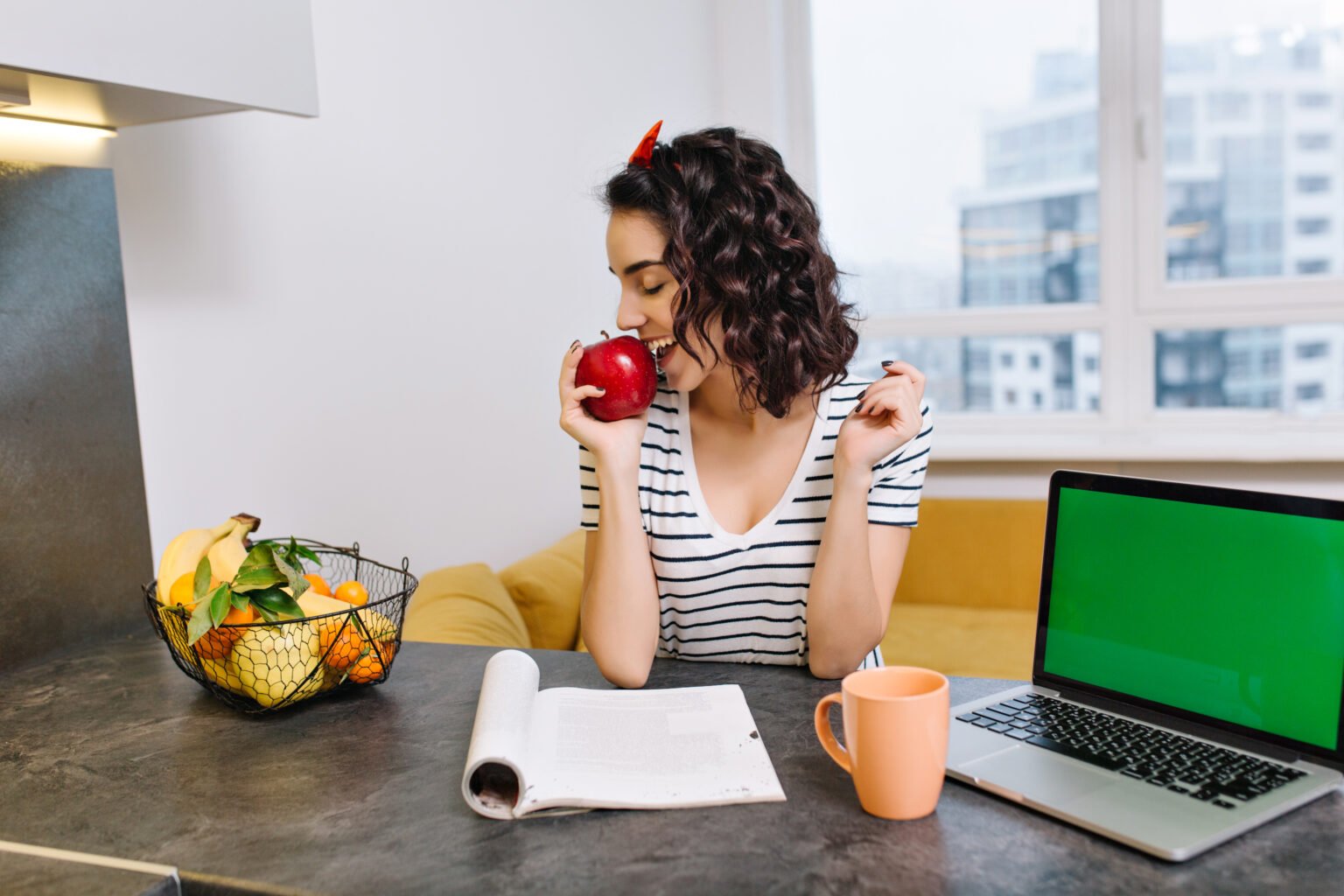 10 Easy Tips to Practice Healthy Eating Habits Daily